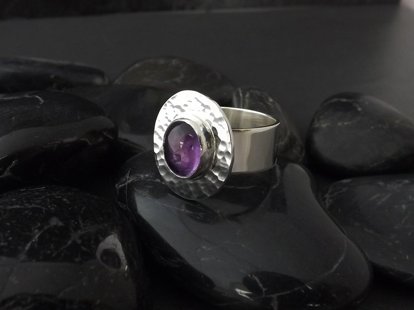 Amethyst Oval Border Hammered Silver Ring size R