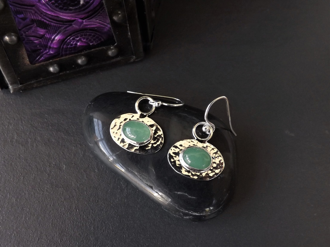 Green Aventurine Oval Hammered Silver Dangly Earrings
