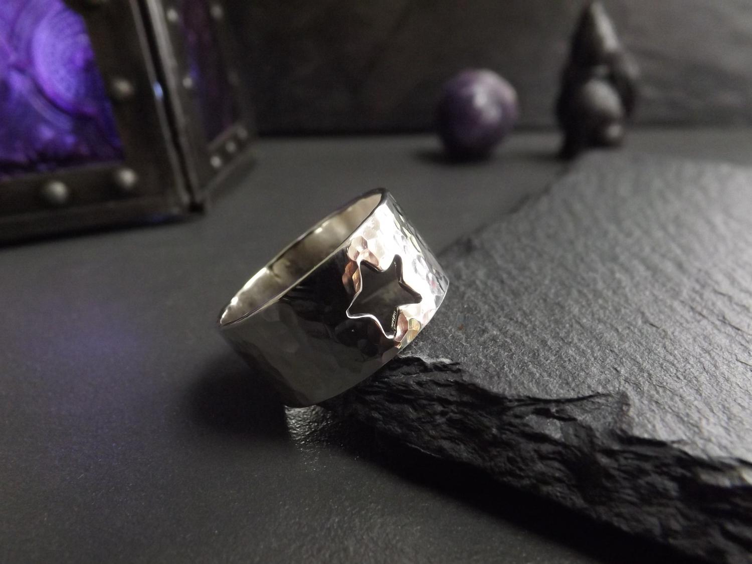 Star Cut Out Hammered Silver Ring - size Q